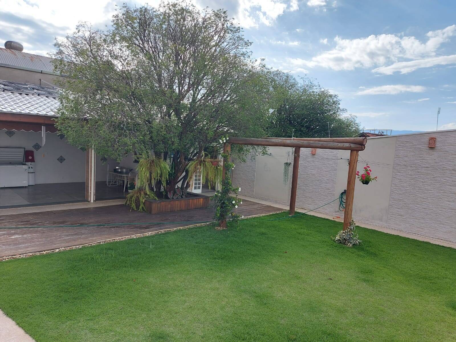 Casa à venda com 3 quartos, 220m² - Foto 4