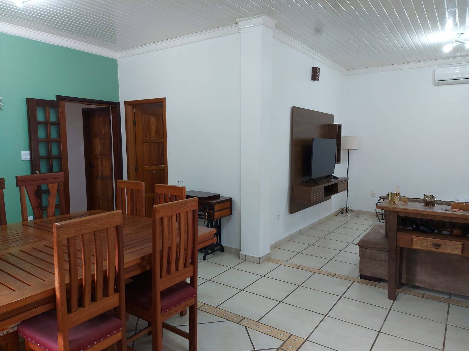 Casa à venda com 3 quartos, 220m² - Foto 16