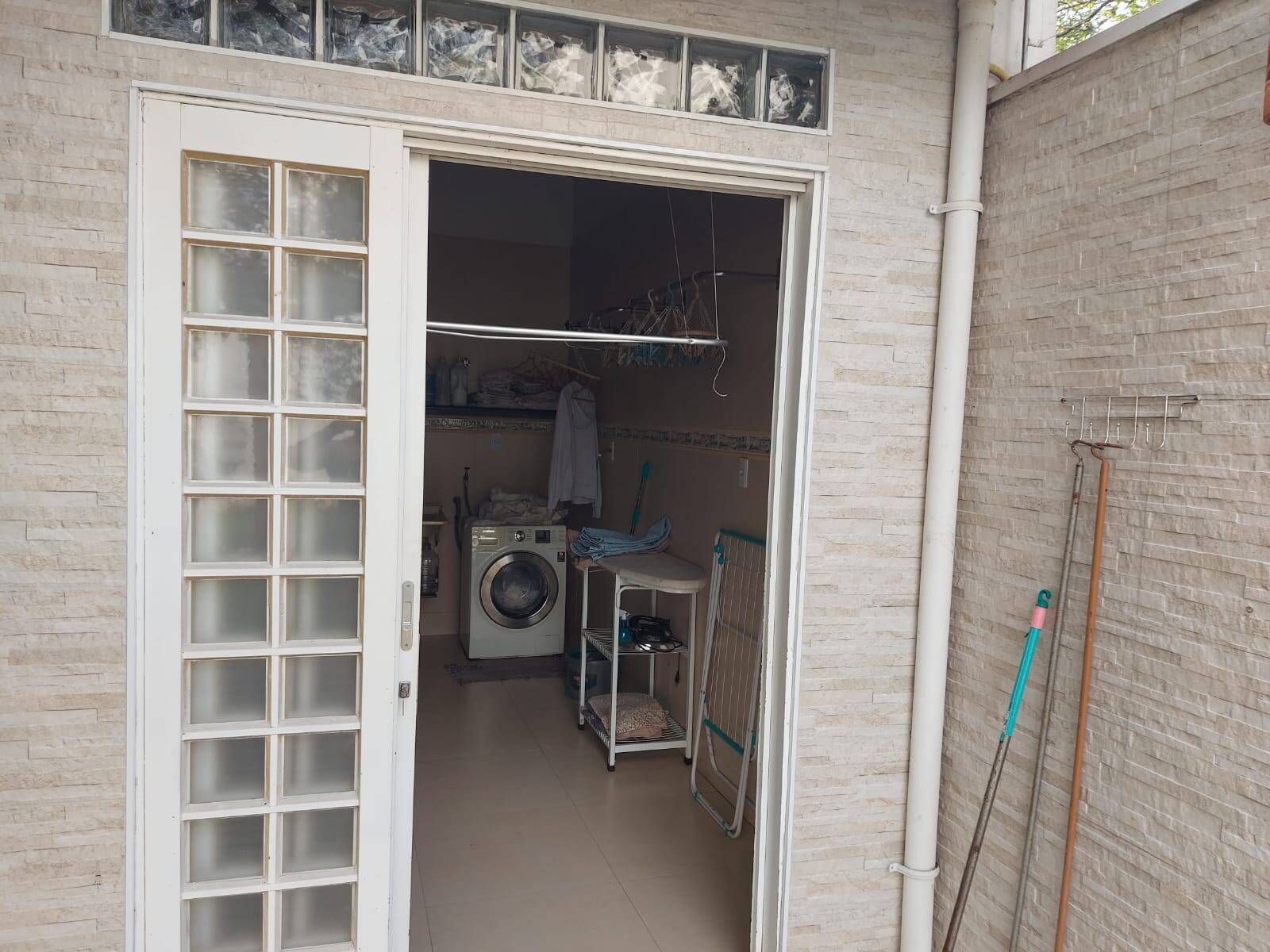 Casa à venda com 3 quartos, 220m² - Foto 24