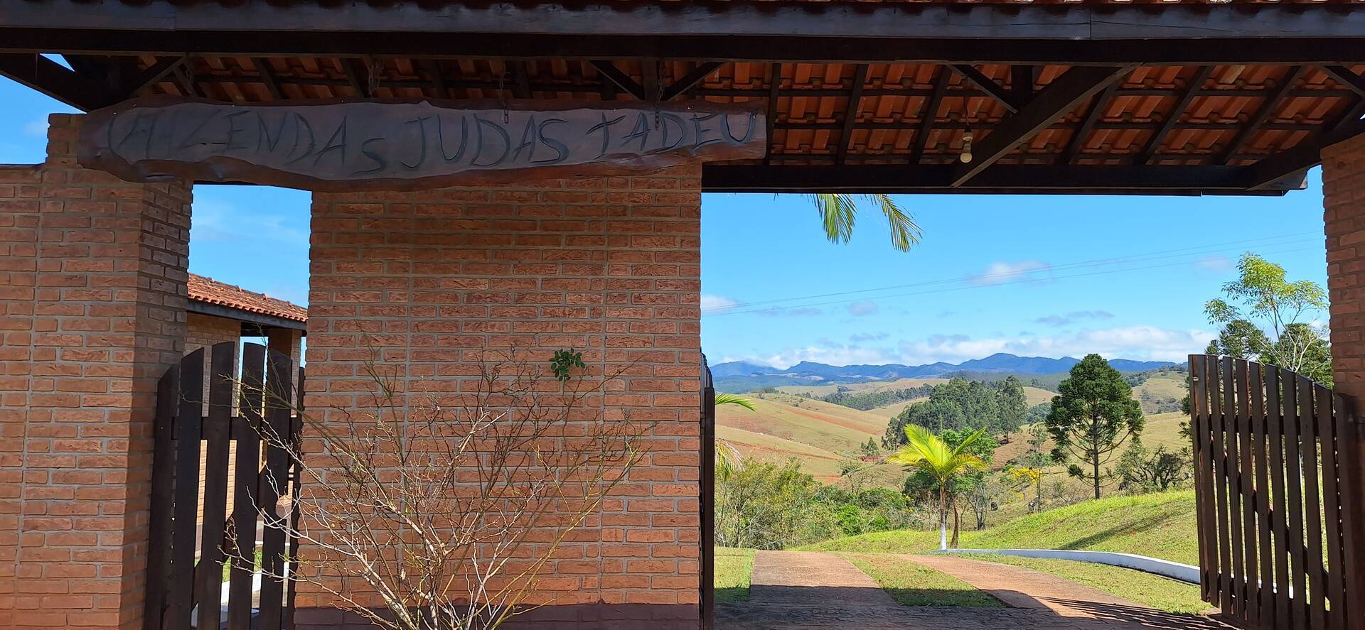 Sítio, 8 quartos, 2 m² - Foto 1