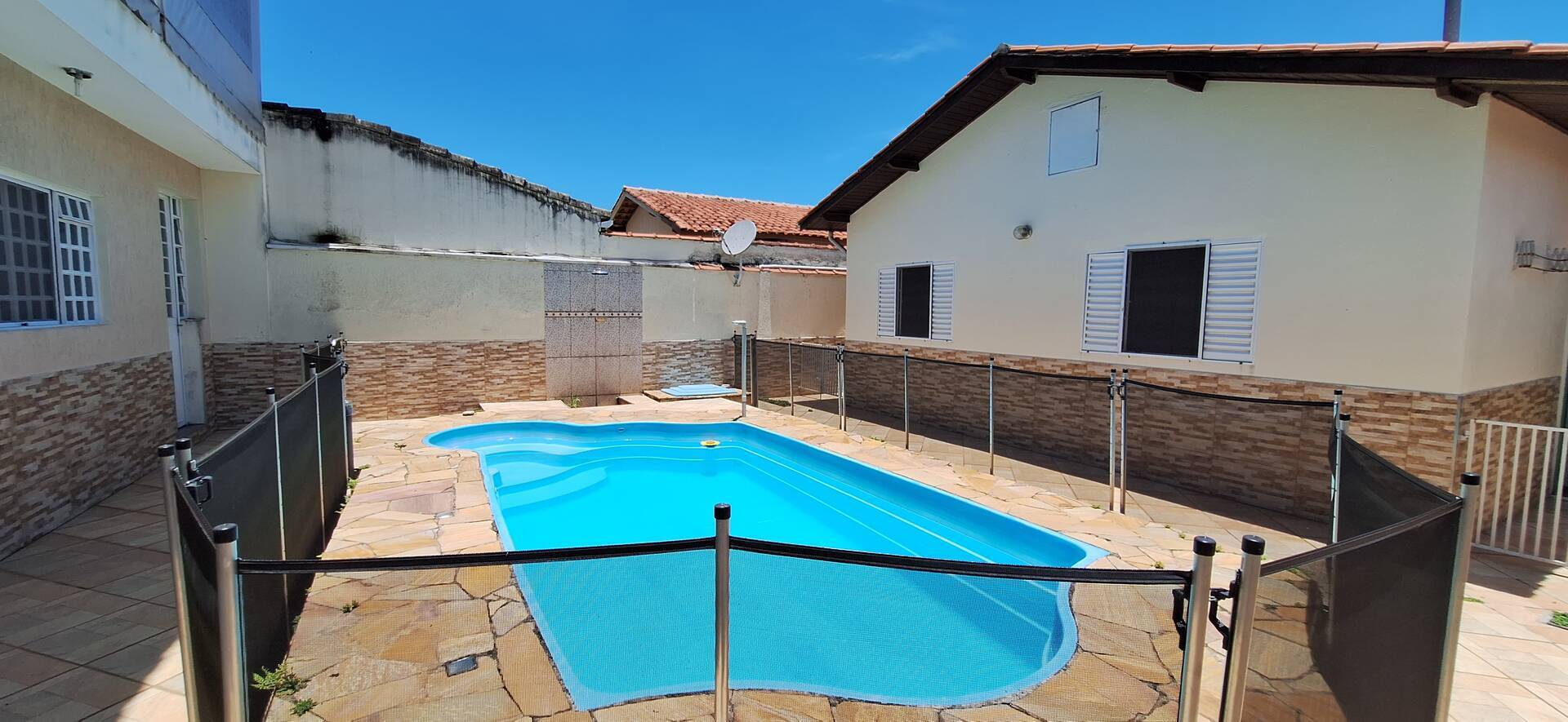 Casa, 3 quartos, 197 m² - Foto 1