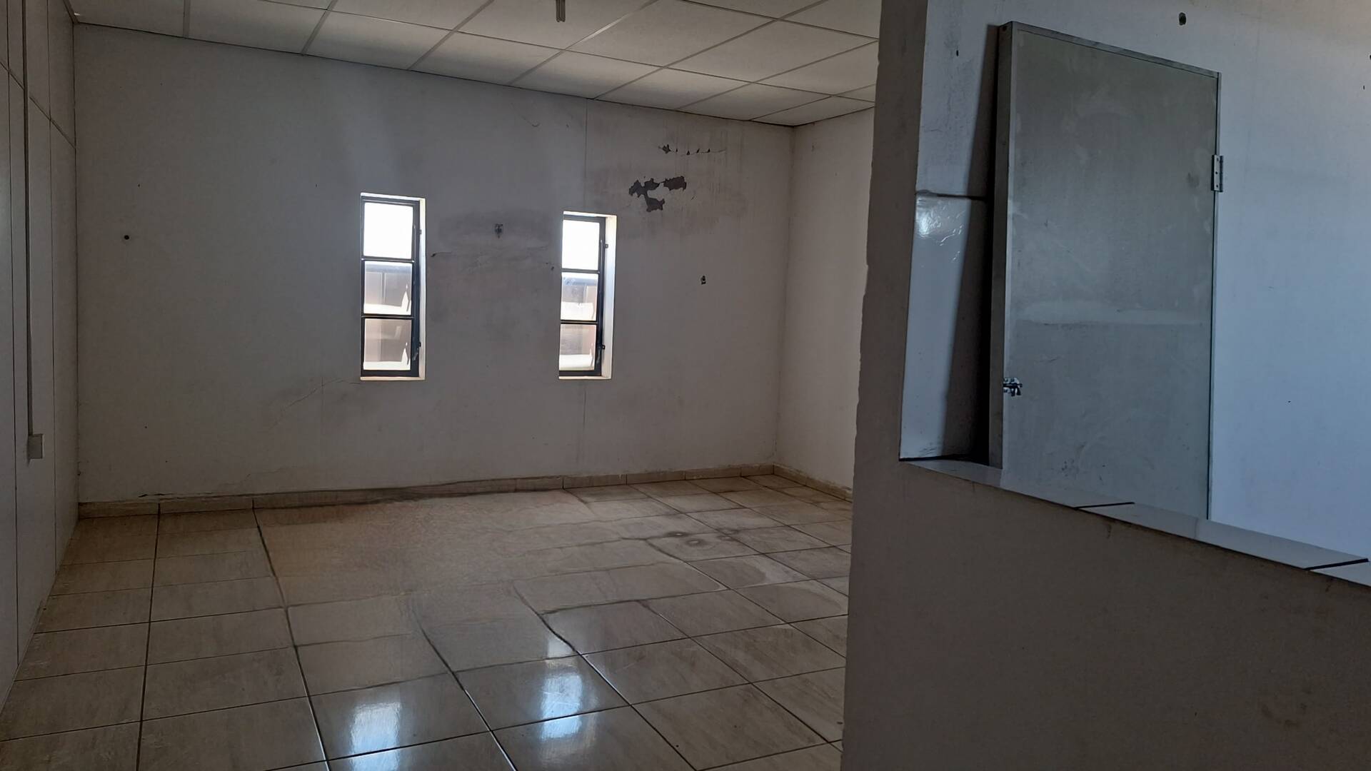 Depósito-Galpão-Armazém à venda, 300m² - Foto 6
