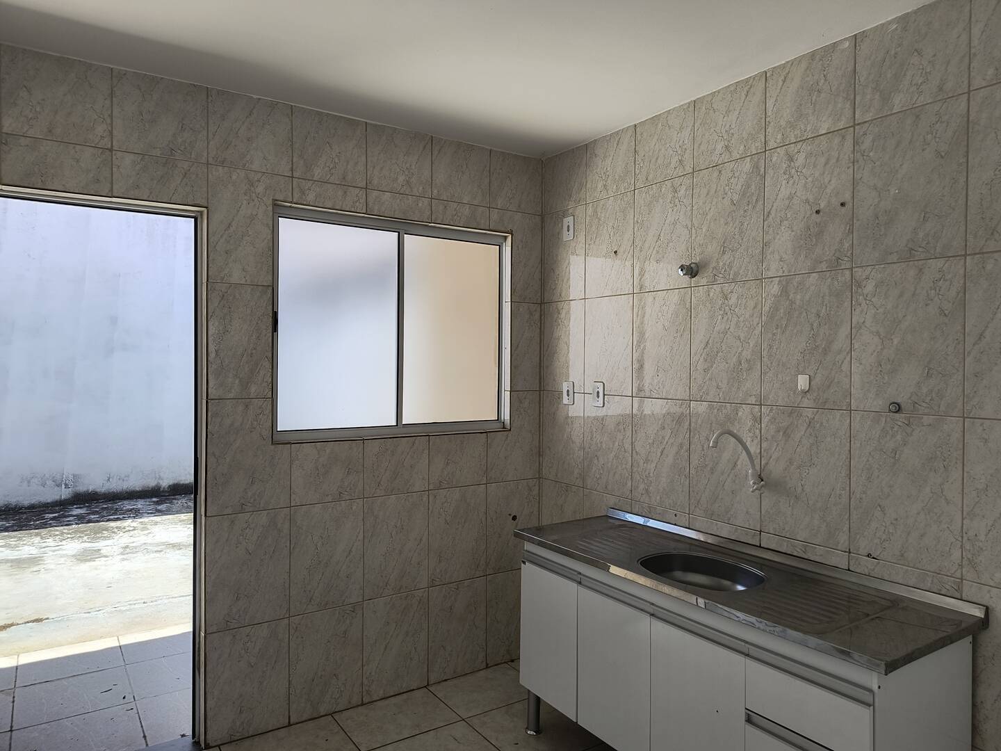 Casa à venda com 2 quartos, 73m² - Foto 9