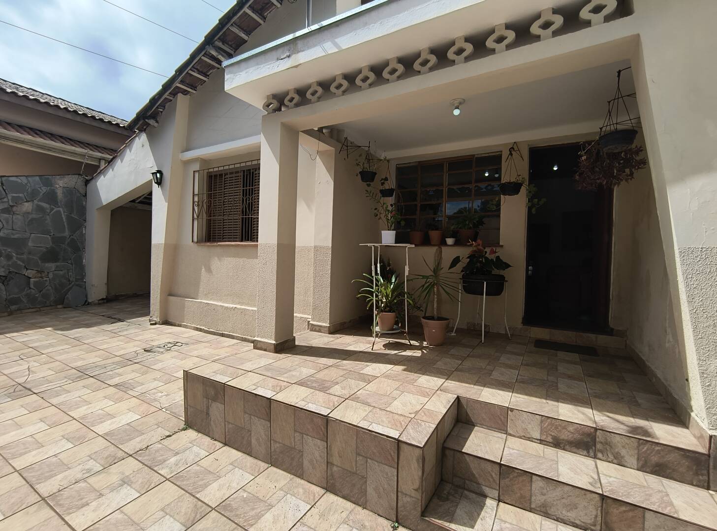Casa à venda com 2 quartos, 160m² - Foto 1