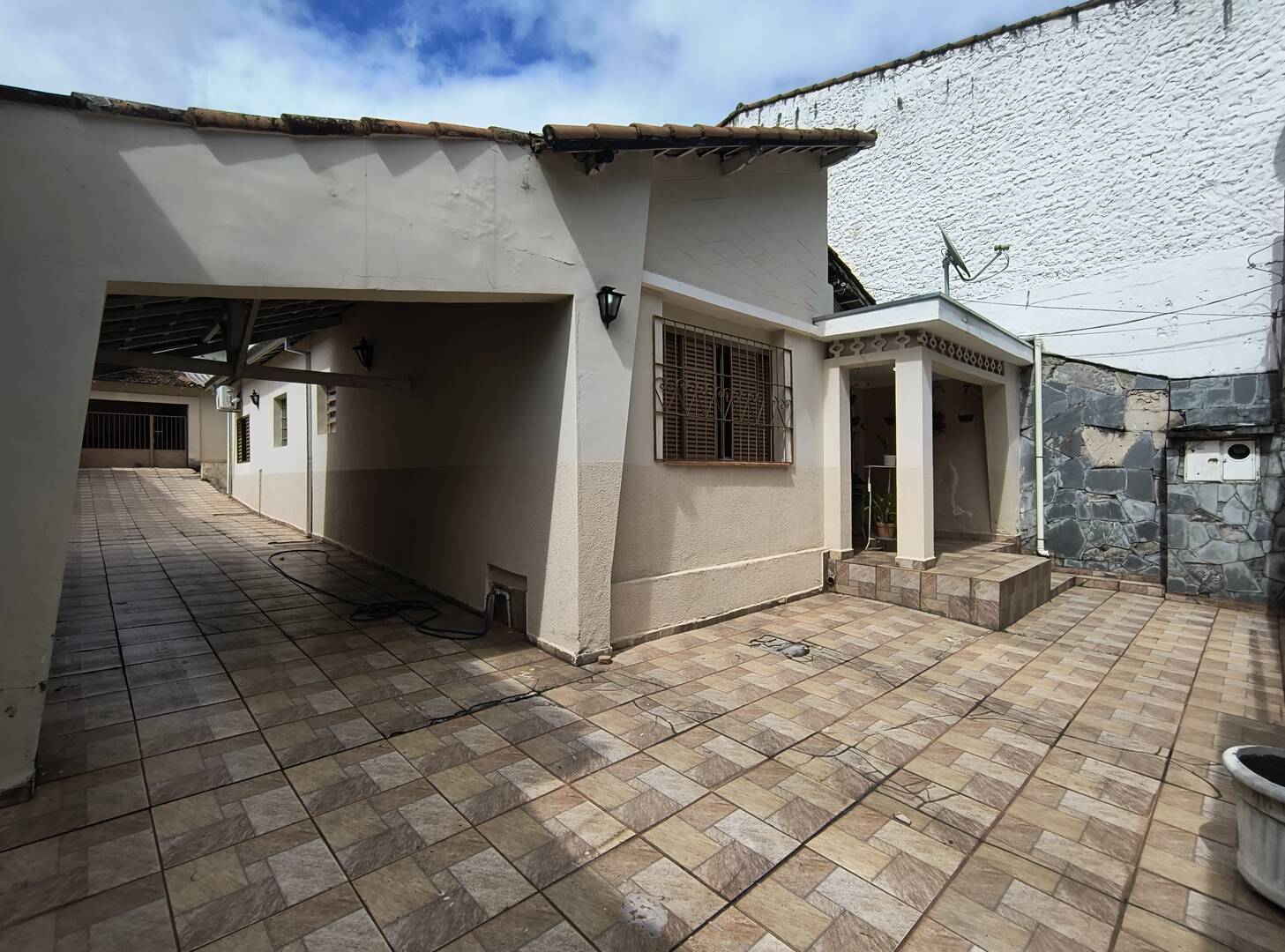Casa à venda com 2 quartos, 160m² - Foto 2