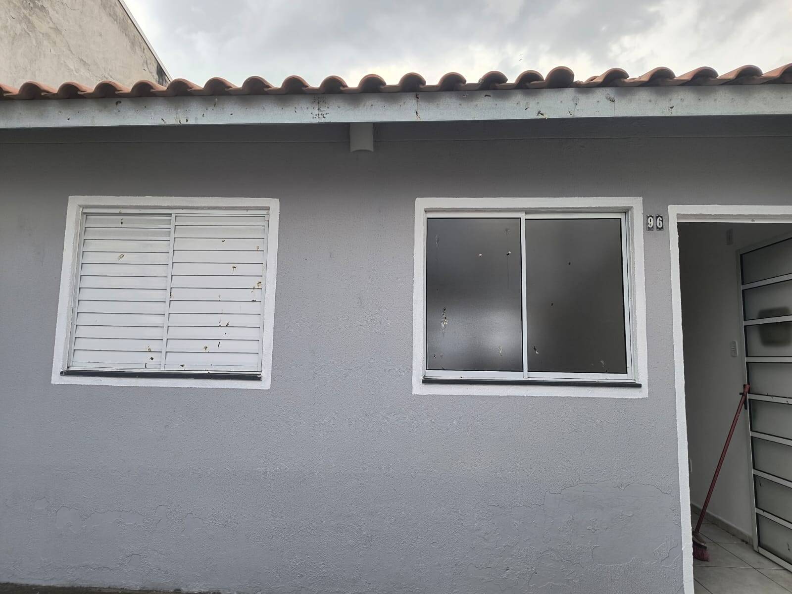 Casa à venda com 2 quartos, 73m² - Foto 1