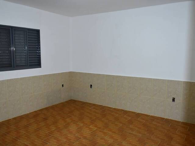 #618 - Casa para Venda em Guaratinguetá - SP - 2