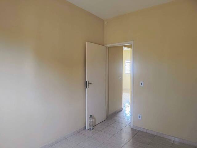 #677 - Apartamento para Locação em Guaratinguetá - SP