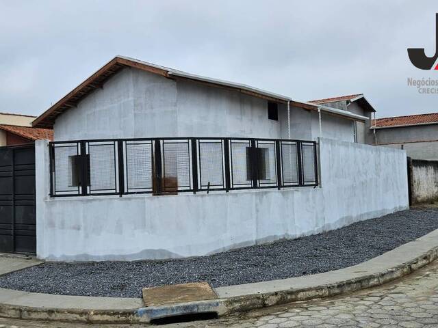 Casa para Venda em Guaratinguetá - 2