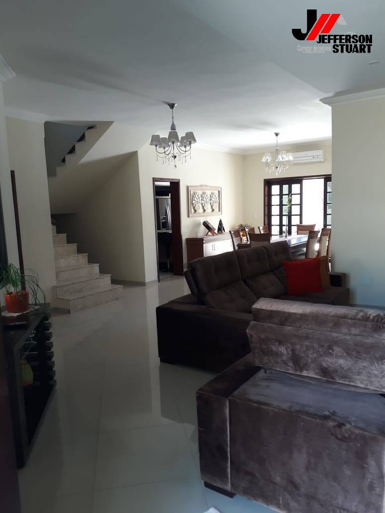 Sobrado à venda com 3 quartos, 295m² - Foto 2