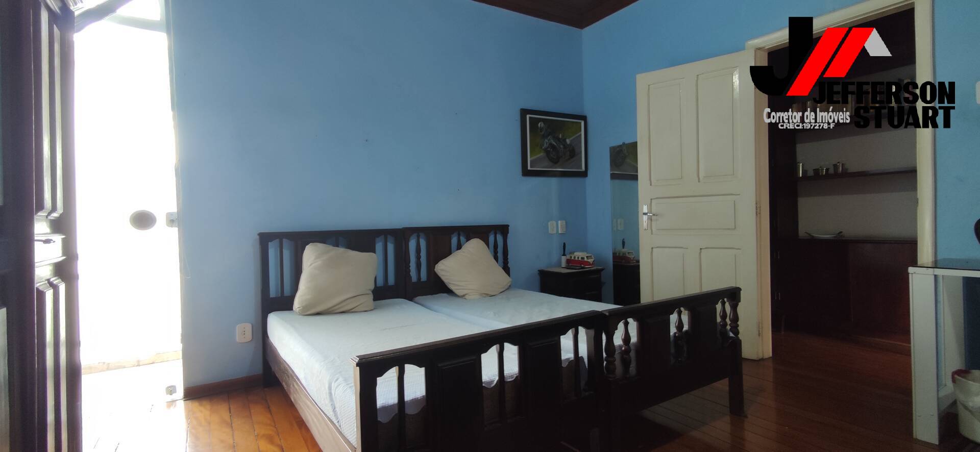 Casa à venda com 3 quartos, 220m² - Foto 2