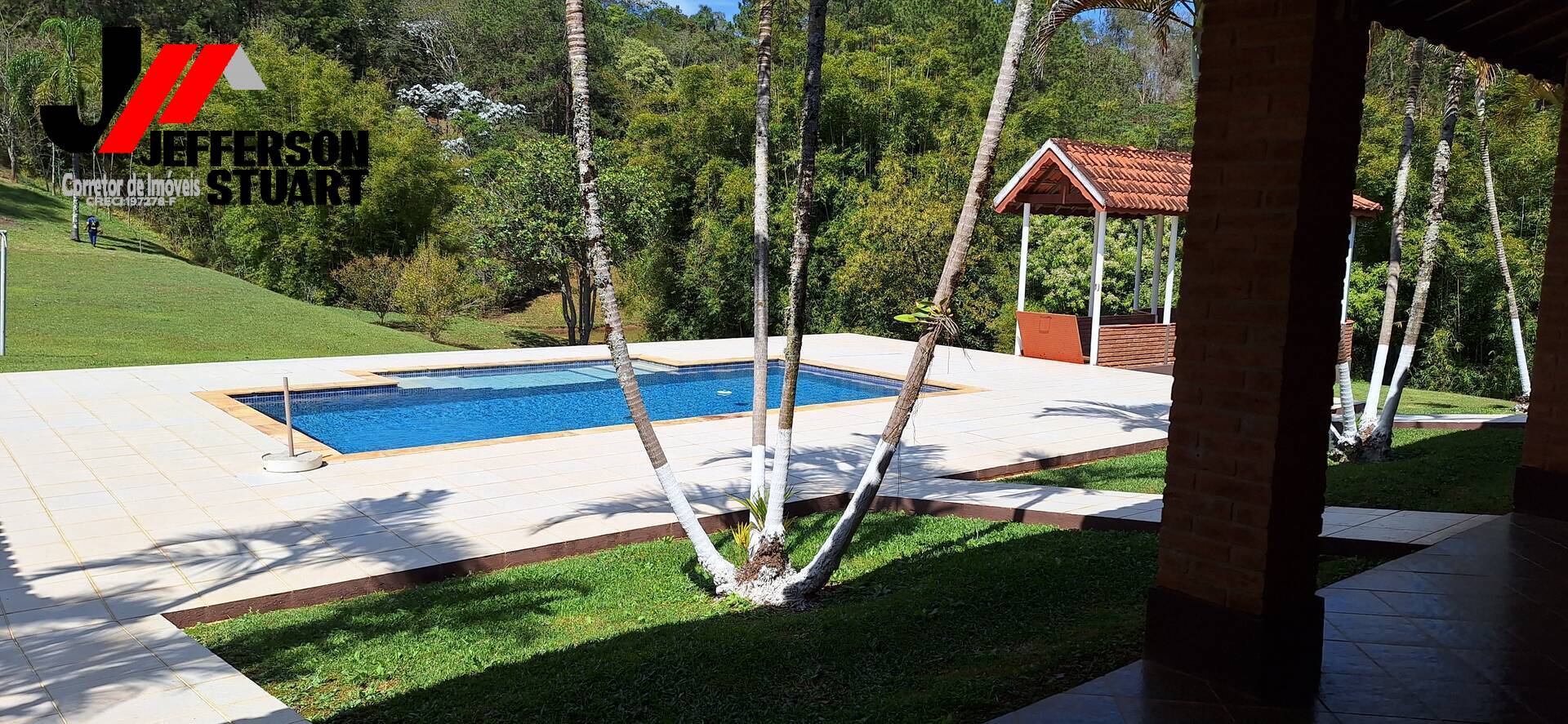Sítio à venda com 8 quartos, 2m² - Foto 2