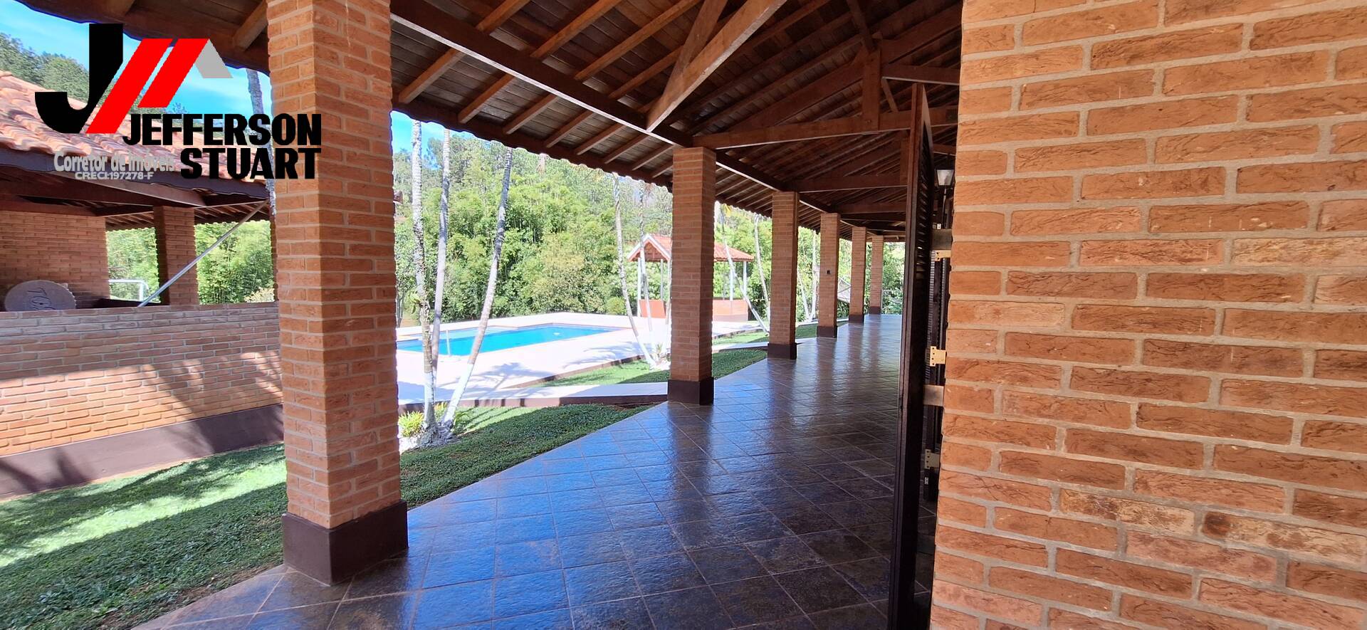 Sítio à venda com 8 quartos, 2m² - Foto 3