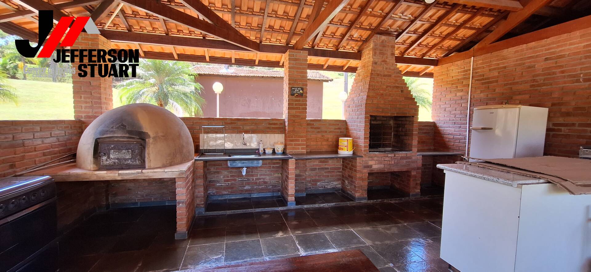 Sítio à venda com 8 quartos, 2m² - Foto 18