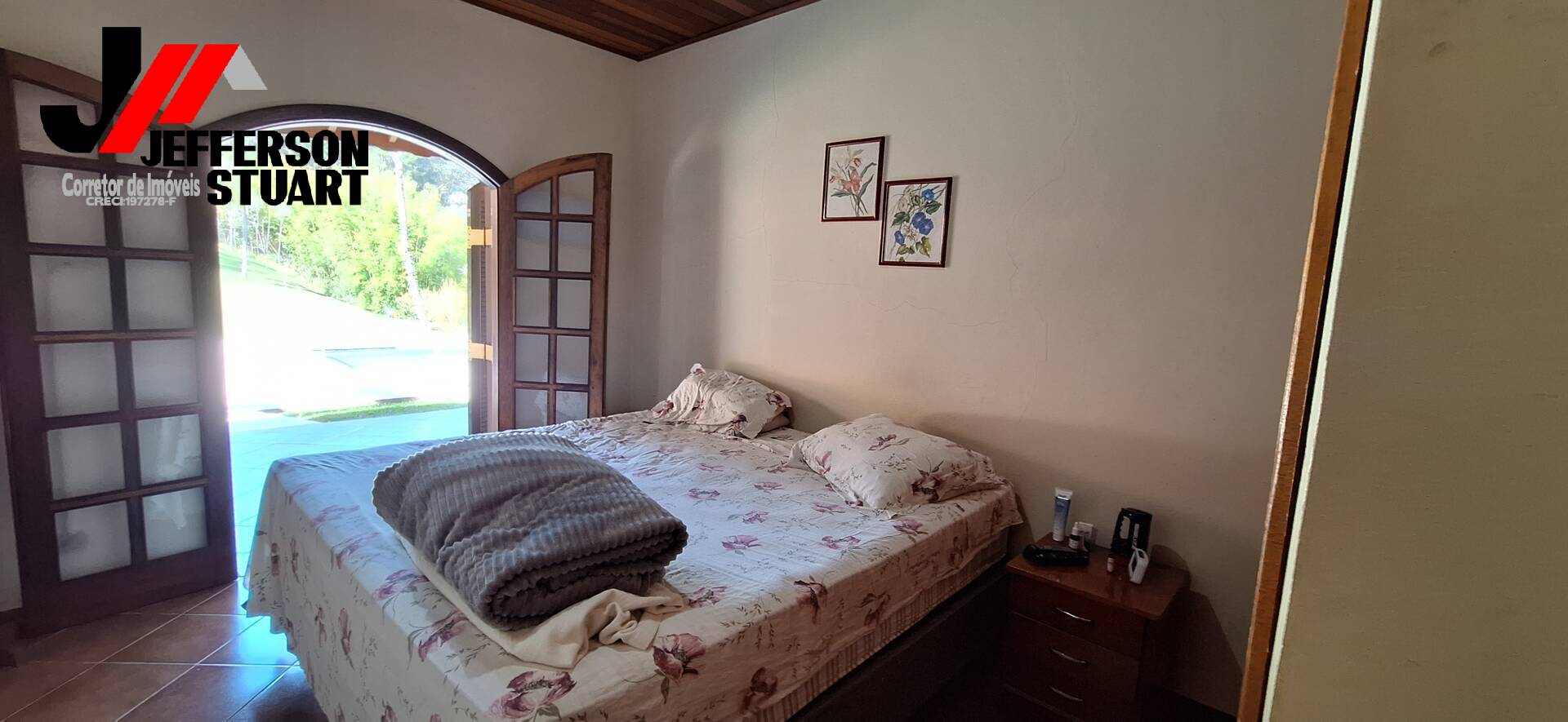 Sítio à venda com 8 quartos, 2m² - Foto 24