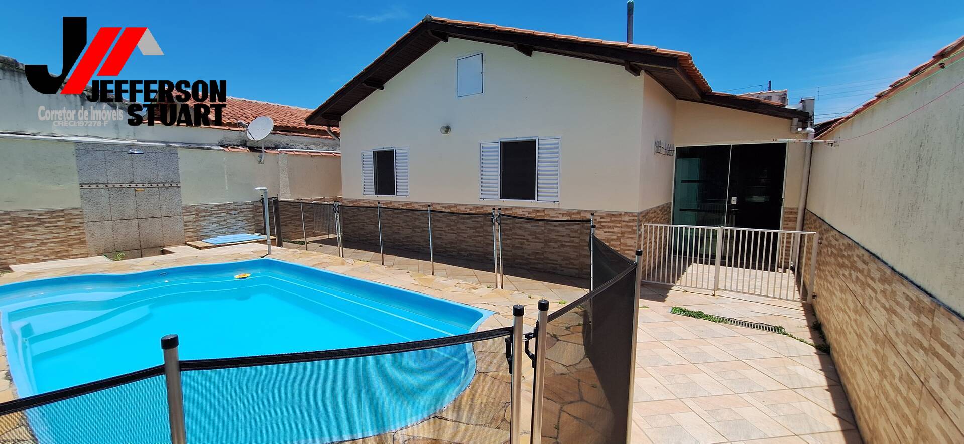 Casa à venda com 3 quartos, 197m² - Foto 2