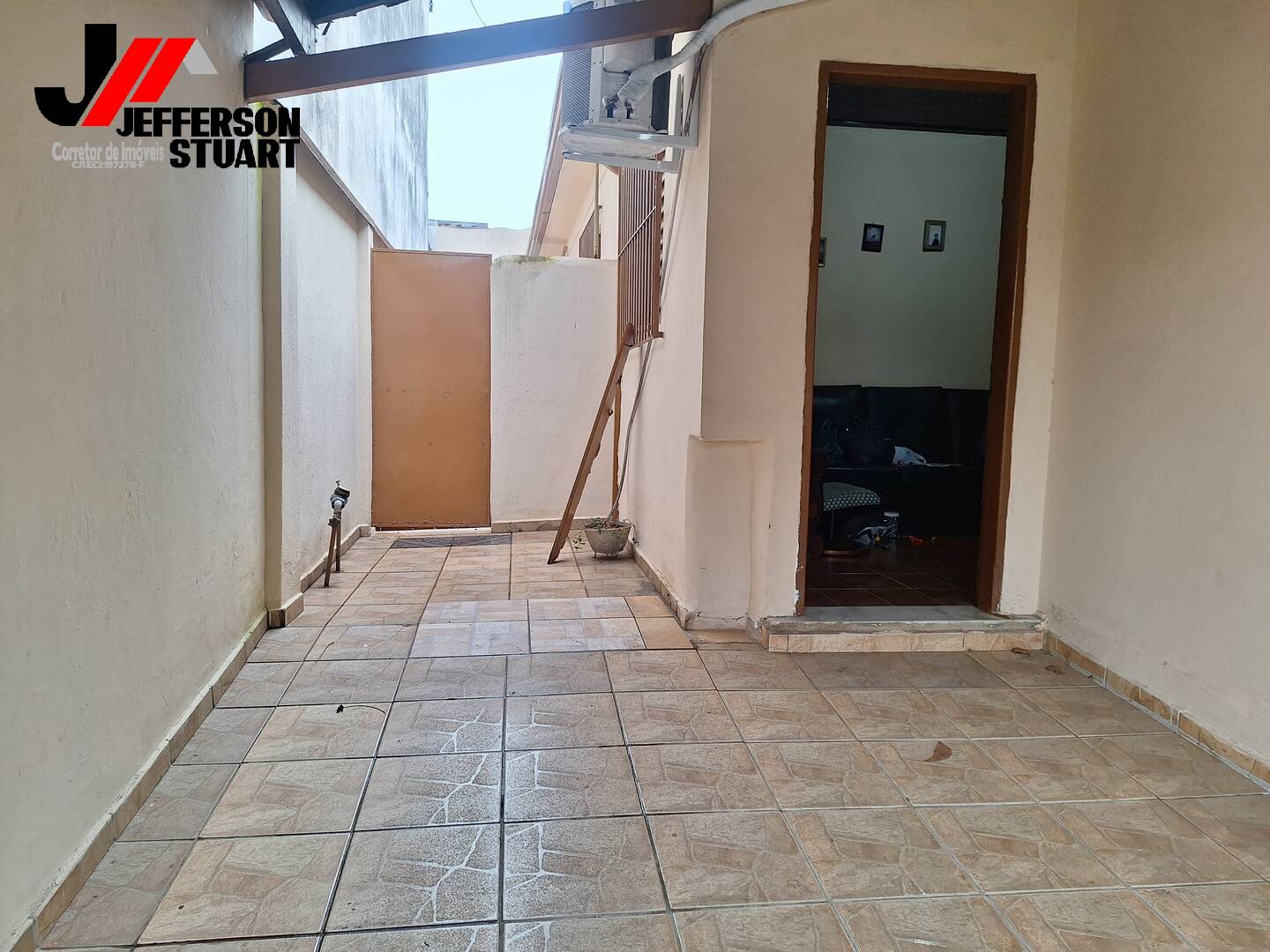 Casa à venda com 2 quartos, 89m² - Foto 2