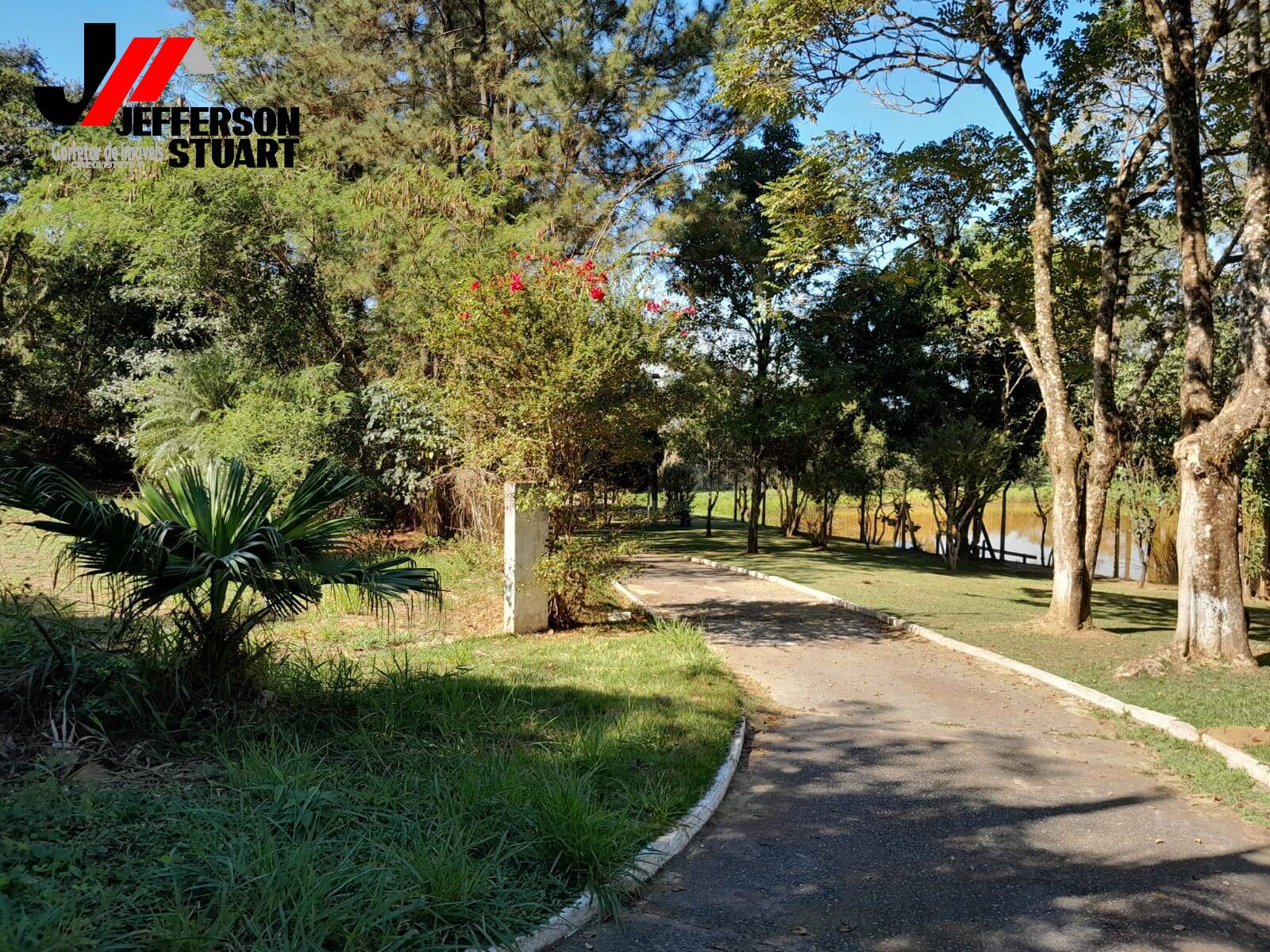 Terreno à venda, 1100m² - Foto 1
