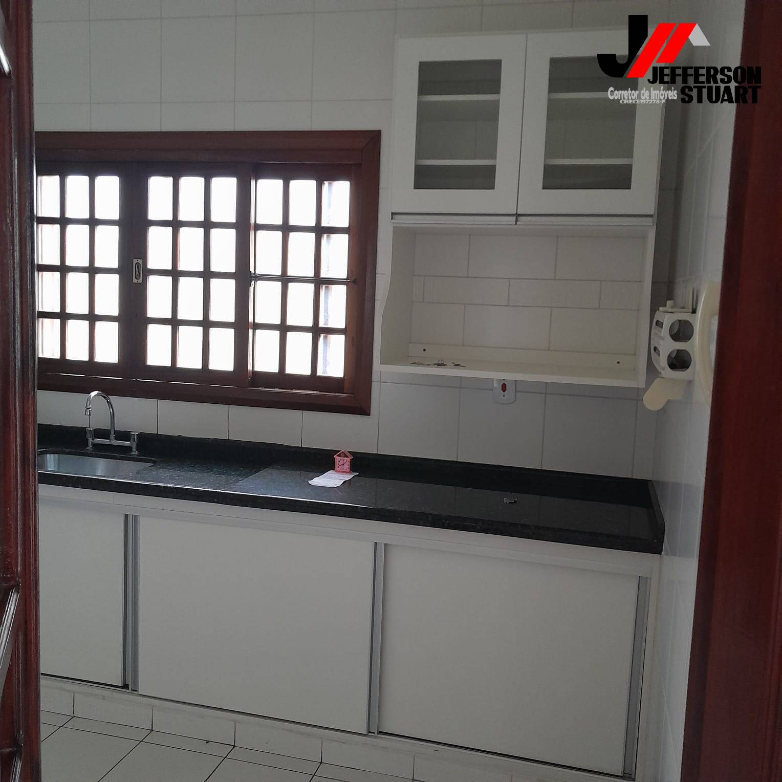Casa à venda com 3 quartos, 190m² - Foto 3