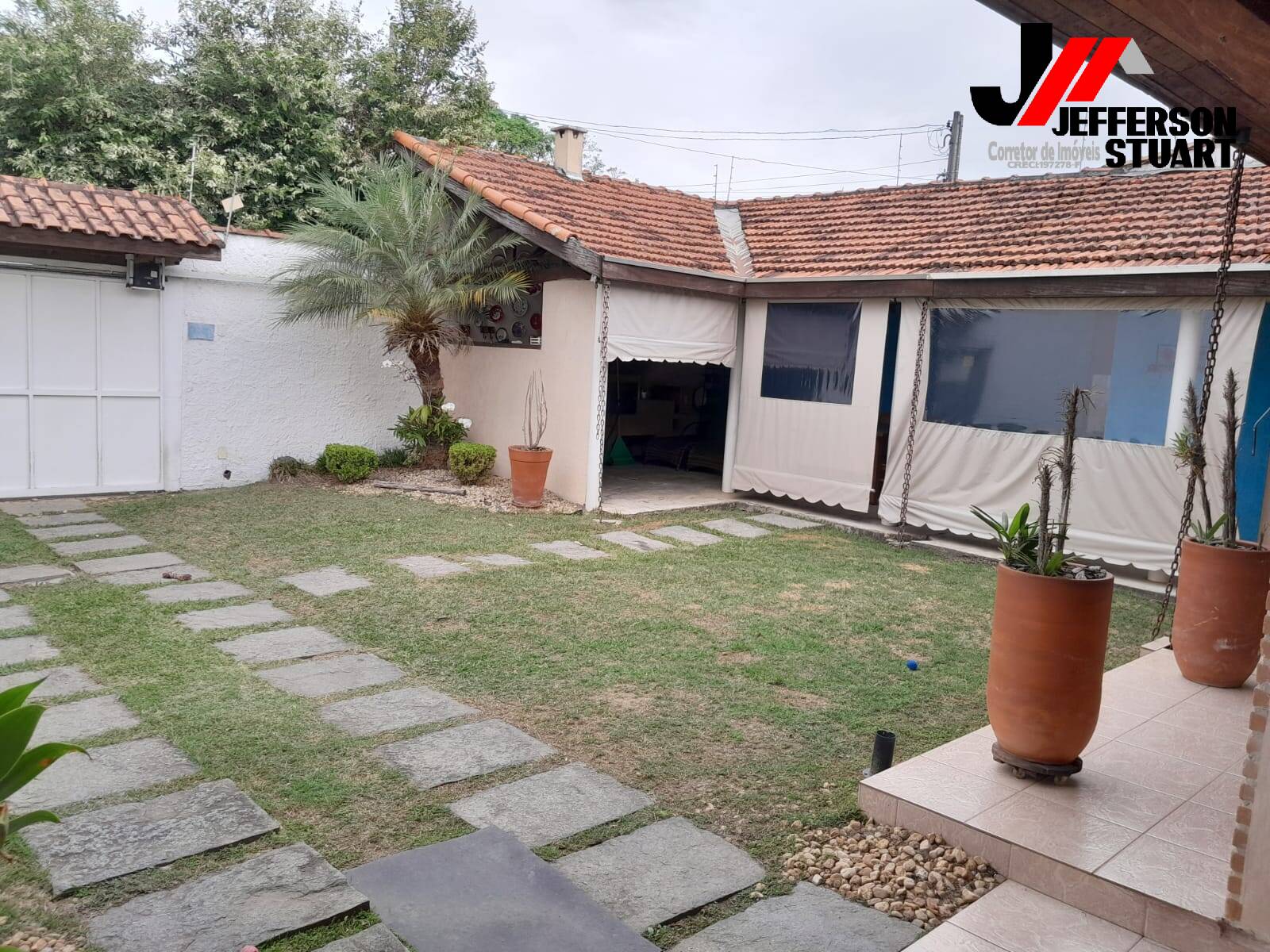 Casa à venda com 2 quartos, 180m² - Foto 1