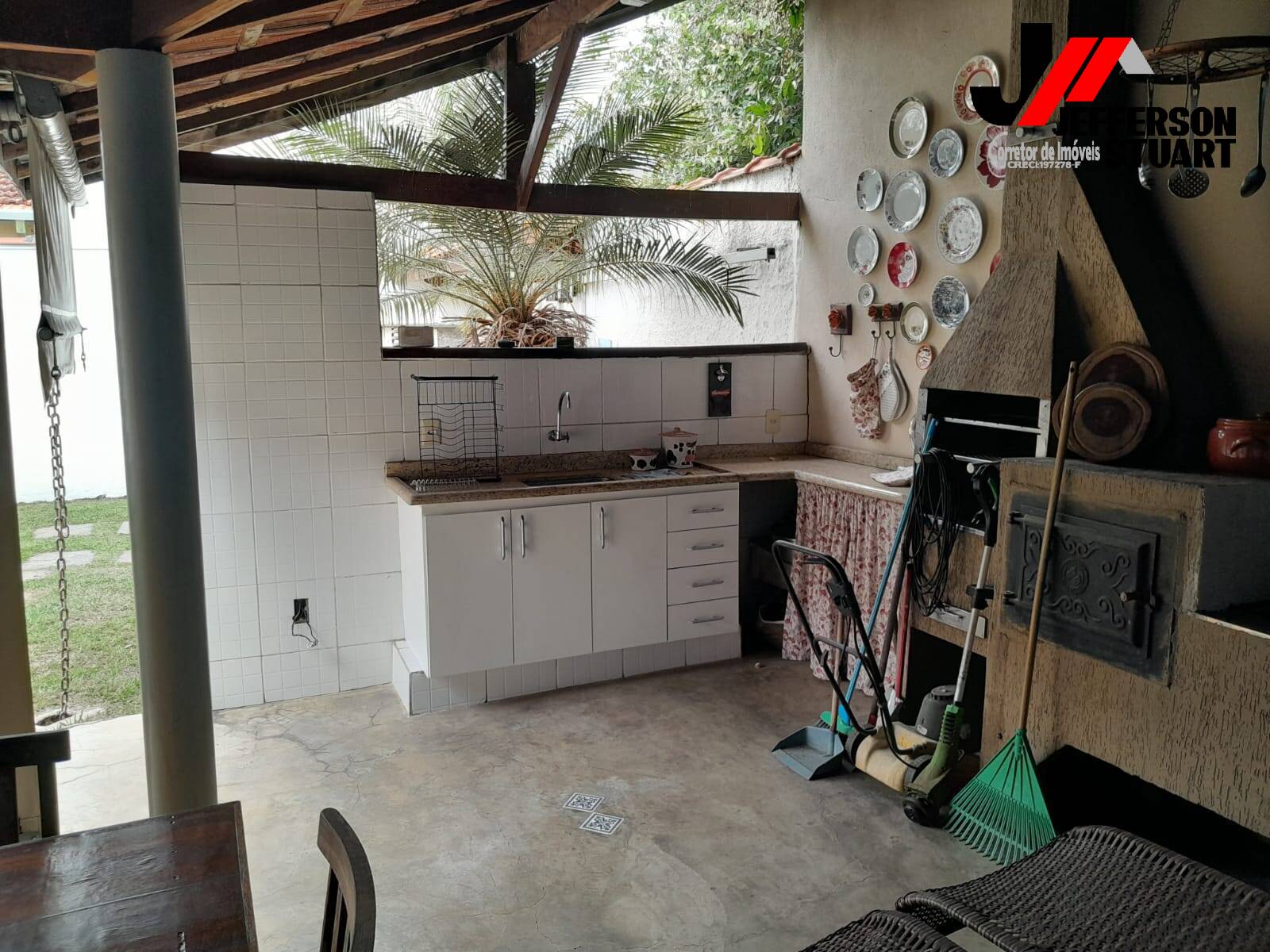Casa à venda com 2 quartos, 180m² - Foto 2