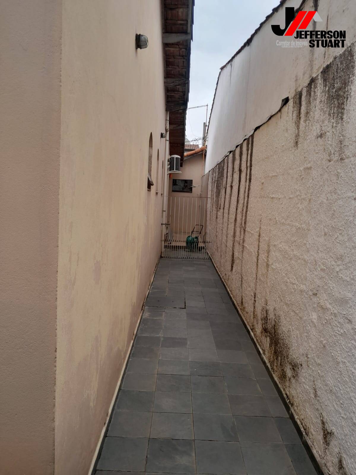Casa à venda com 2 quartos, 180m² - Foto 17