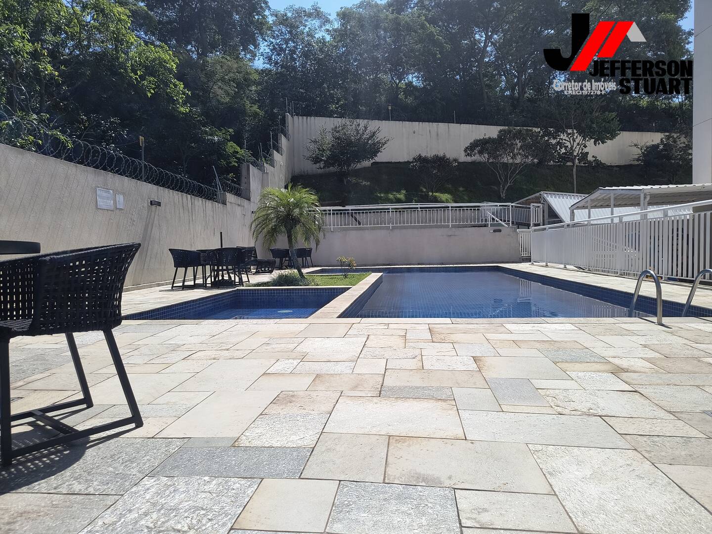 Apartamento à venda com 3 quartos, 140m² - Foto 3
