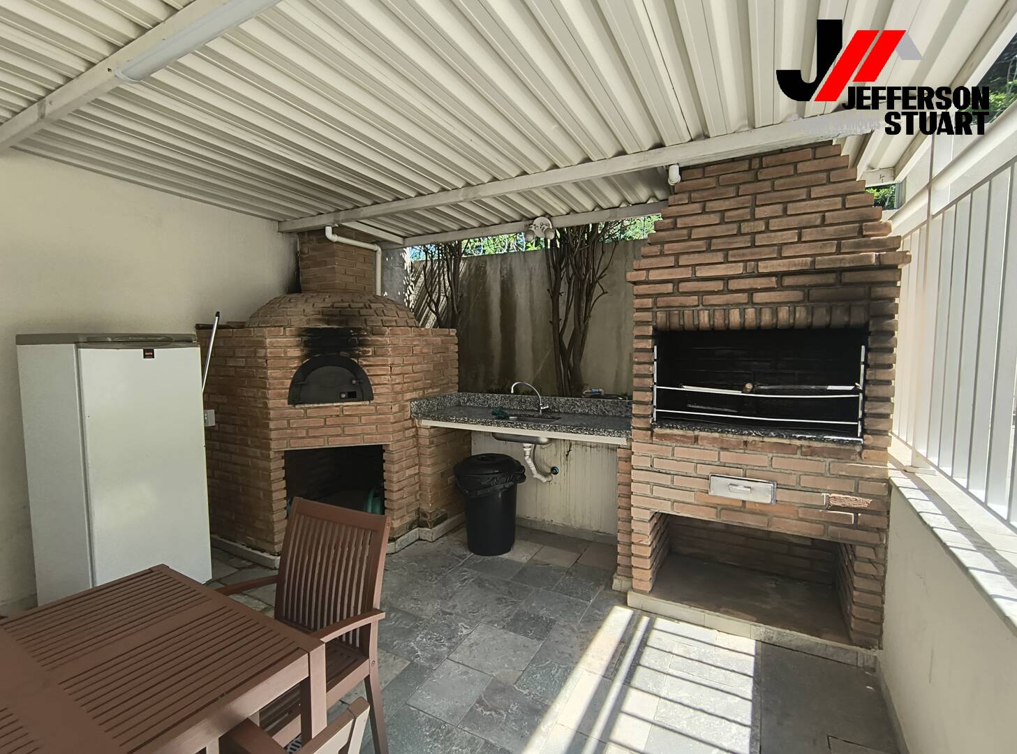 Apartamento à venda com 3 quartos, 140m² - Foto 4