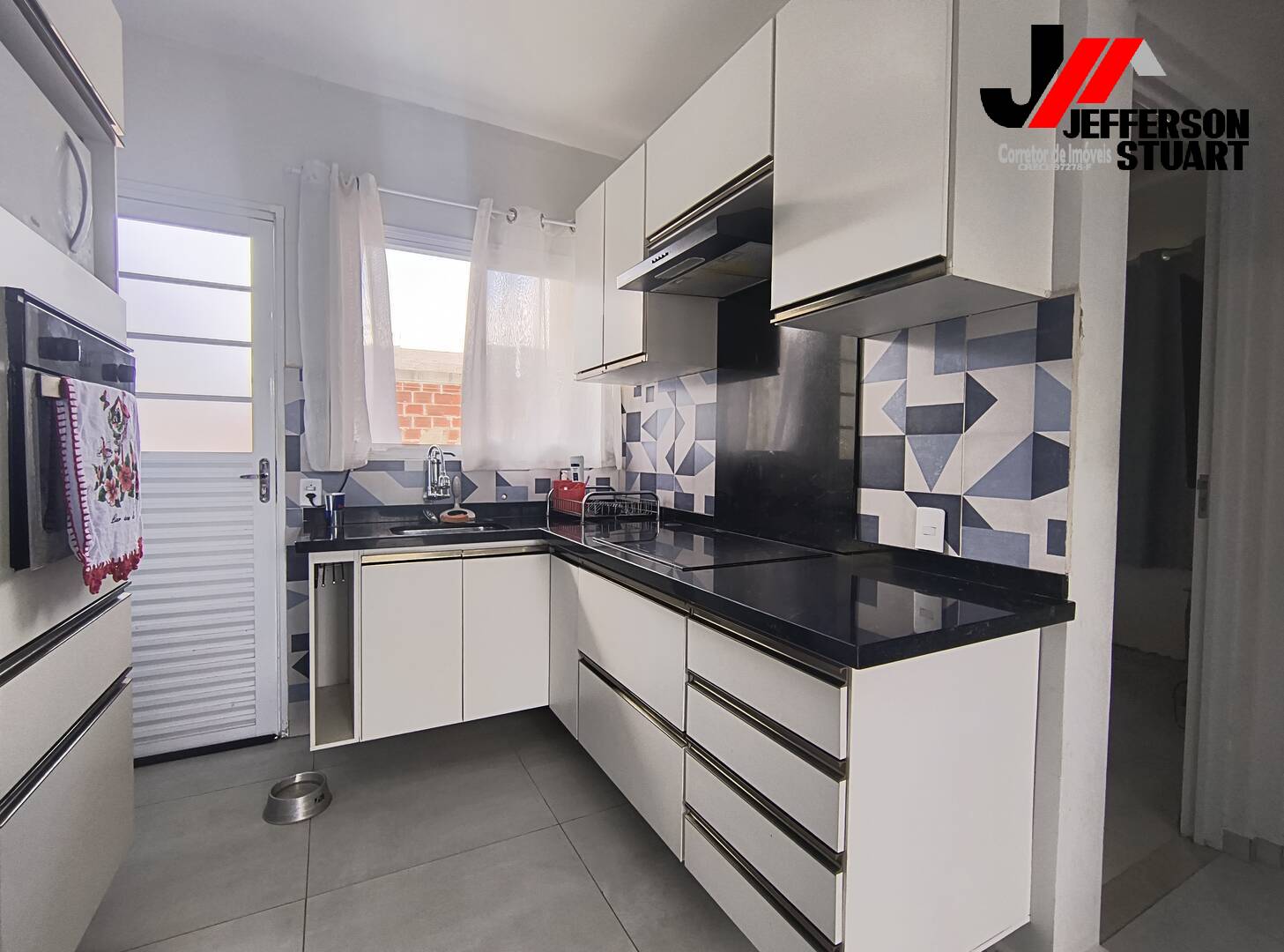 Casa à venda com 2 quartos, 45m² - Foto 1