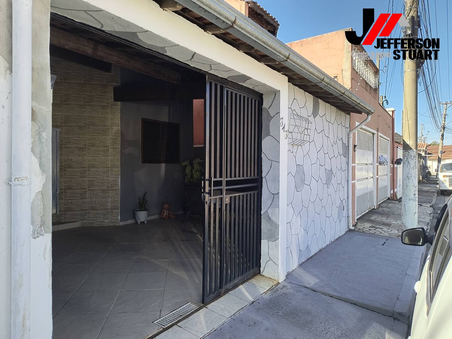 Casa à venda com 3 quartos, 113m² - Foto 1