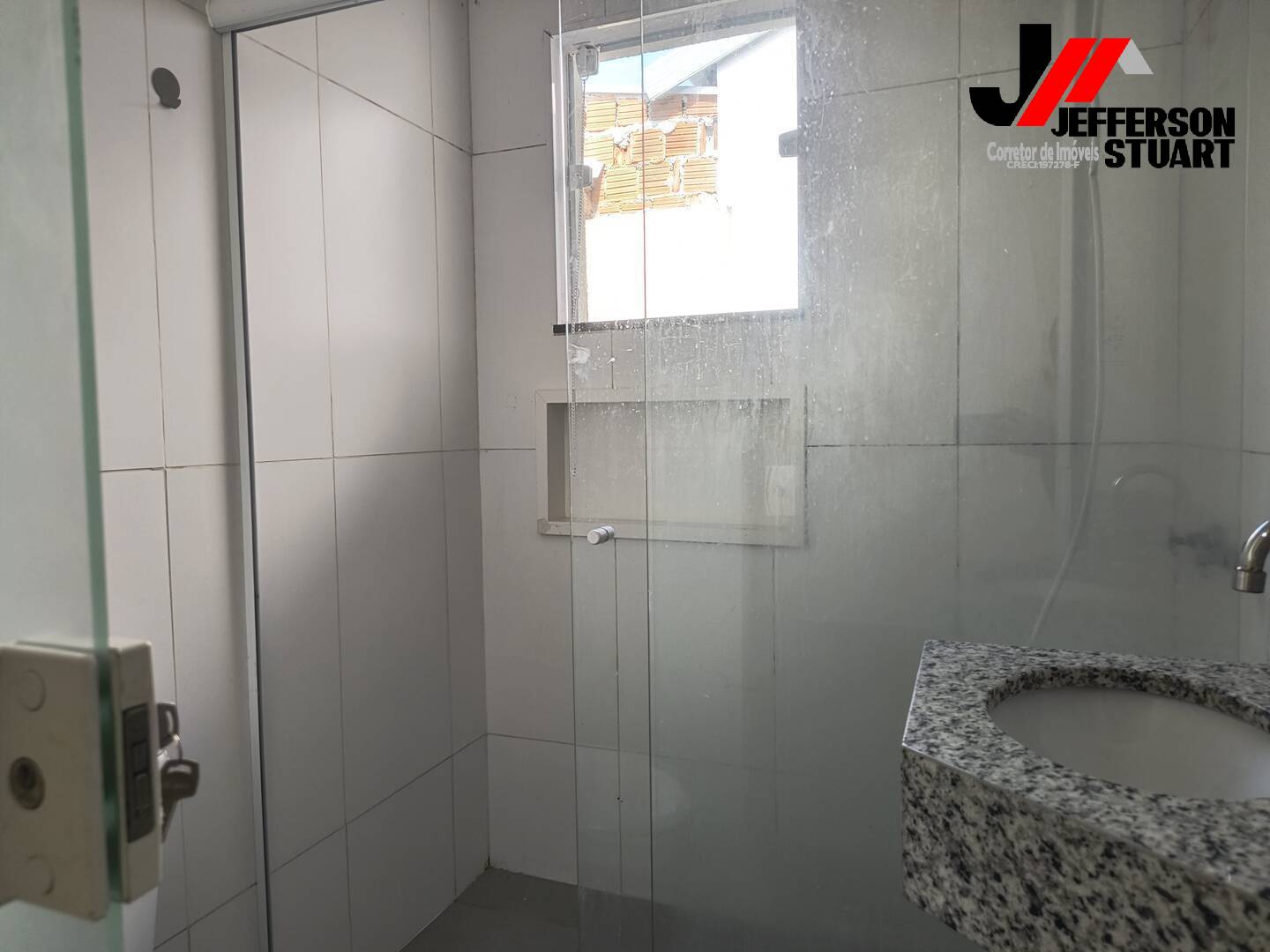 Casa à venda com 2 quartos, 68m² - Foto 2